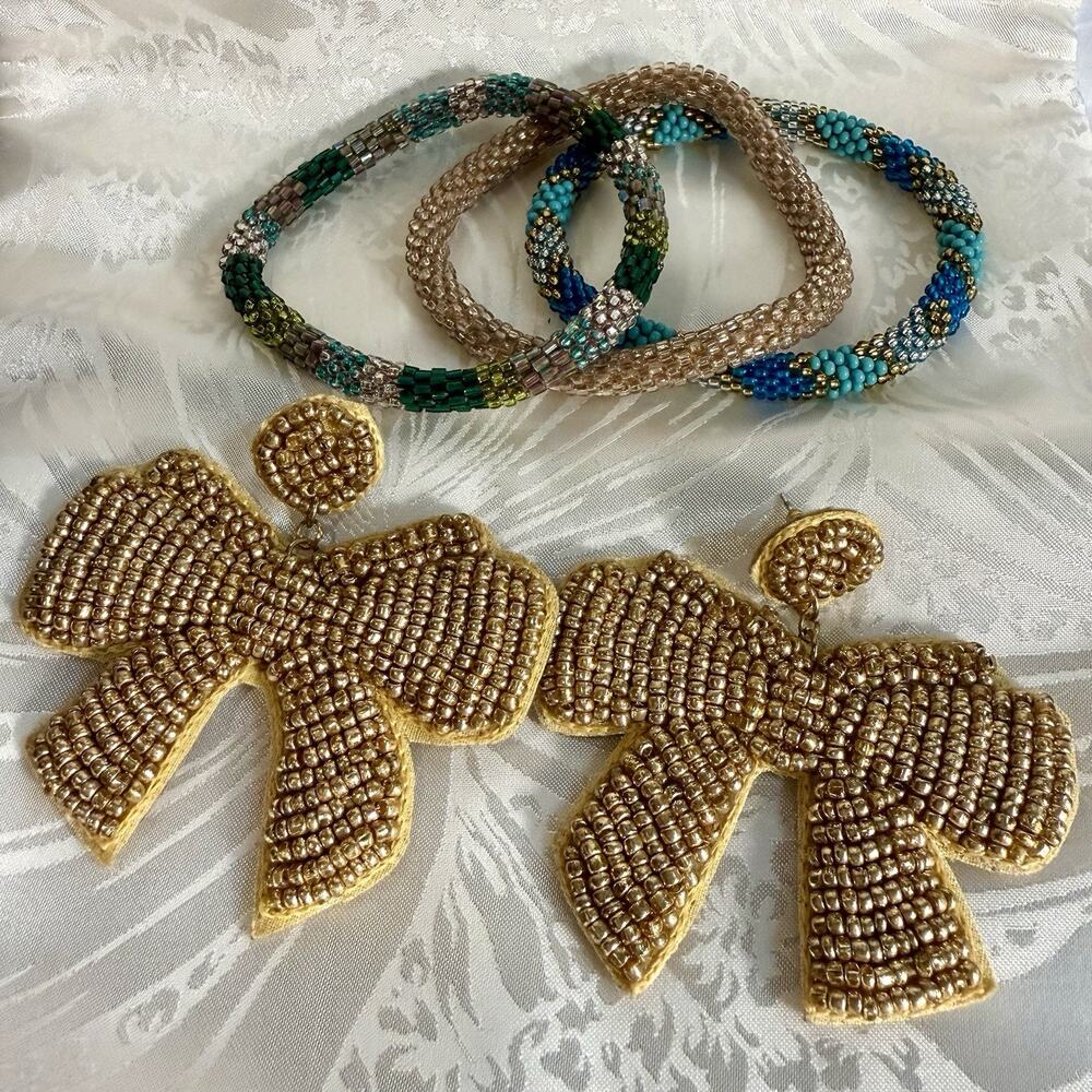 Boho Nepal Roll-On Glass Bead Bracelets & Gold Glass Seed Bead Bow Earrings Set